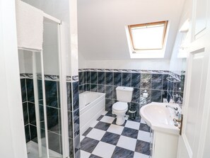 Shower - Hazelwood (Leap)