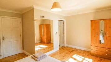 4 bedrooms, individually decorated, individually furnished, free WiFi