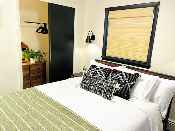 2 bedrooms, iron/ironing board, WiFi, bed sheets