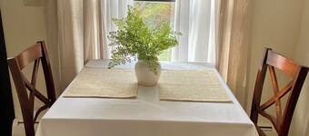 Peaceful 2 Bedroom Forest Retreat w/ Sauna!