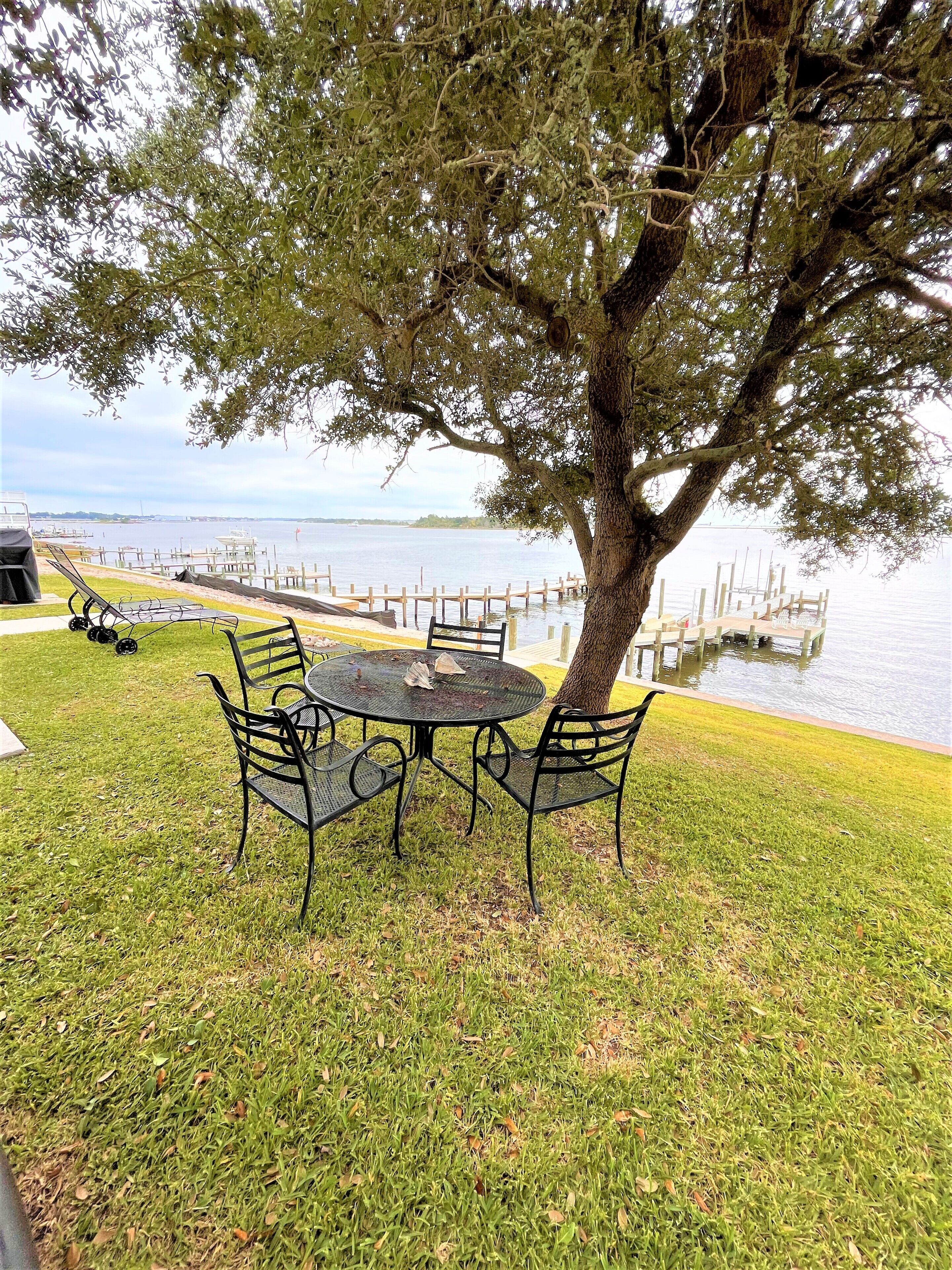 Waterfront living - Captain's Cottage