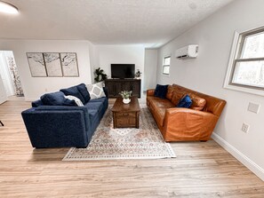 Smart TV, pebolim, serviços de streaming, aparelho de som