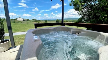 Bain à remous extérieur