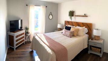 3 bedrooms, iron/ironing board, travel crib, free WiFi