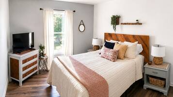 3 bedrooms, iron/ironing board, travel cot, free WiFi