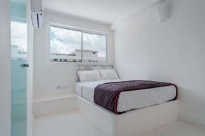 Egyptian cotton sheets, premium bedding, down comforters - Italia Estación Hotel Mérida (Mérida)