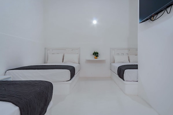 Triple Room | Egyptian cotton sheets, premium bedding, down comforters - Italia Estación Hotel Mérida (Mérida)