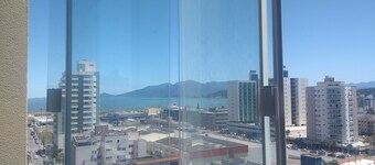 1/4 bedroom apartment with garage and sea view