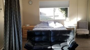 Bureau, Wi-Fi gratuit, draps fournis