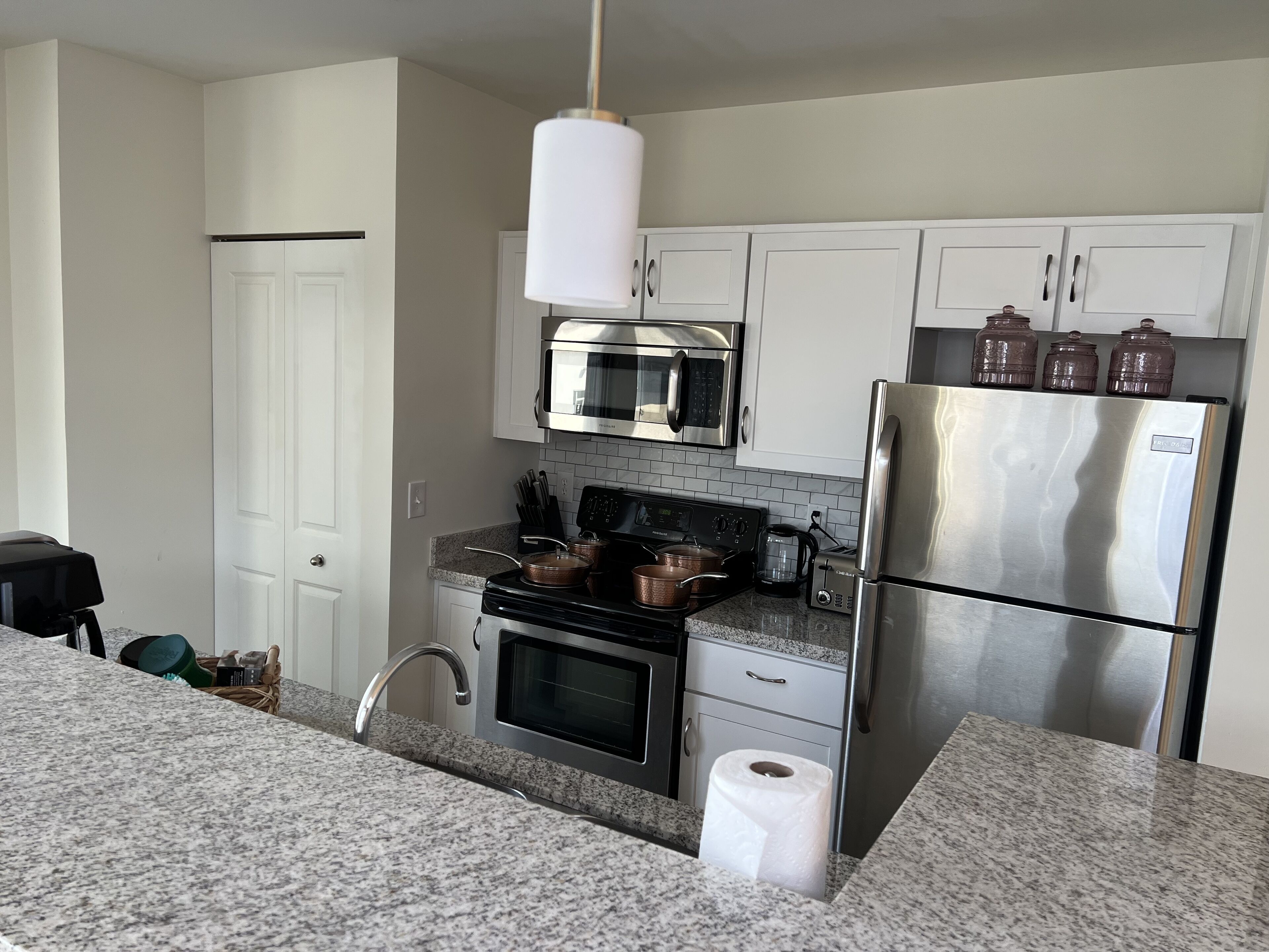 Beautiful king suite 2bd room-downtown Indy