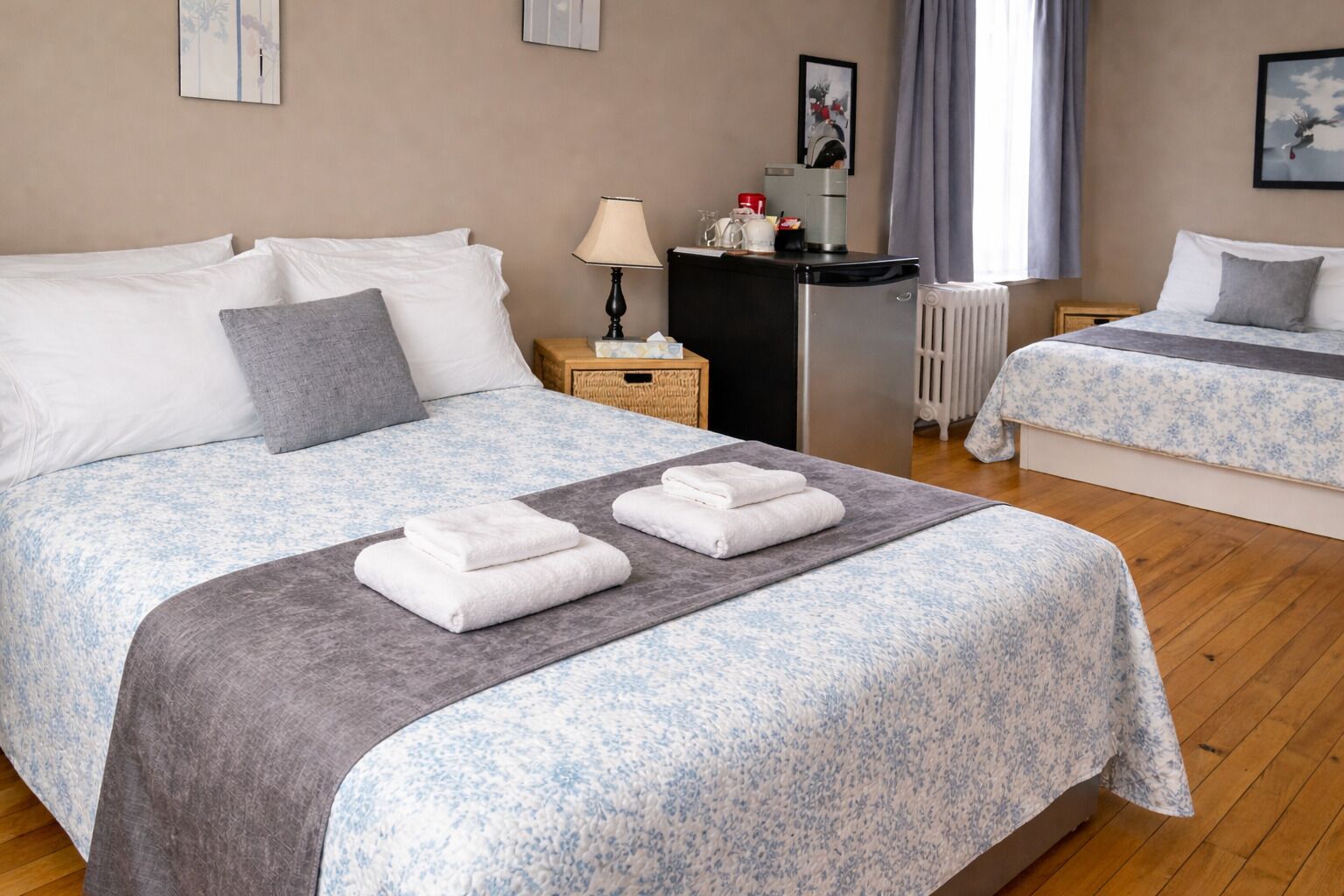 Room  204 - 2 double beds