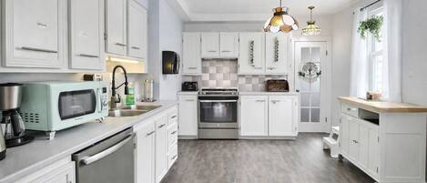 Wasserkocher mit Kaffee-/Teezubehör