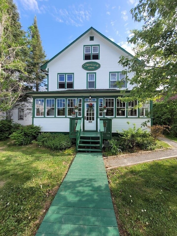 Fachada da propriedade