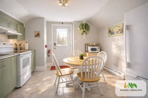 Dining room - Auberge l'Orpailleur (Val-d'Or)