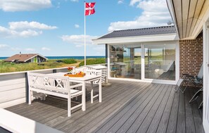 Outdoor dining - 3 bedroom stunning home in Hjørring (Hjørring)