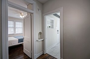 2 habitaciones, tabla de planchar con plancha y wifi gratis