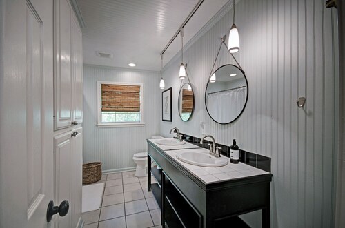 Serene Home in Fondren Location Near Hospitals