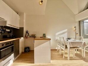 Fridge, dishwasher, coffee/tea maker, toaster - Carnac 3 Pièces Duplex, 4 Personnes 150m Plage (CARNAC)
