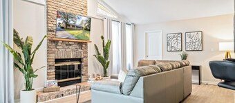 Oak Hill- 2 Acres with Pool, 4 Bedrooms