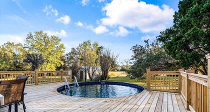 Oak Hill- 2 Acres with Pool, 4 Bedrooms
