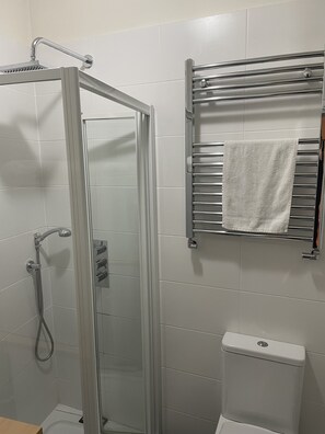 Shower, hair dryer, towels, soap - Central London, Zone 1 Westminster (London)