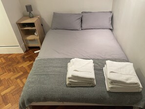 2 bedrooms, desk, iron/ironing board, free WiFi - Central London, Zone 1 Westminster (London)