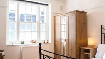 1 habitación, escritorio, tabla de planchar con plancha y wifi gratis