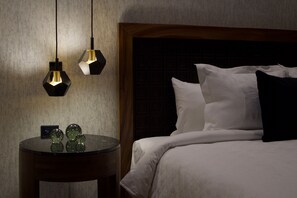 Junior Suite | Egyptian cotton sheets, premium bedding, down duvets, memory-foam beds - Nueve 25 Hotel Boutique (Guanajuato)