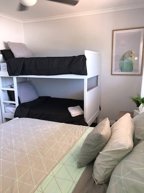 2 bedrooms, desk, free WiFi, bed sheets