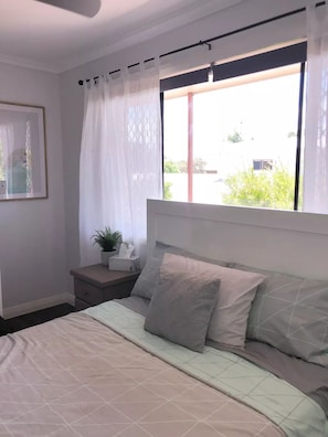 2 bedrooms, desk, free WiFi, bed sheets