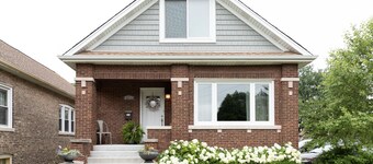 Beautiful Berwyn Bungalow Close to Downtown Chicago