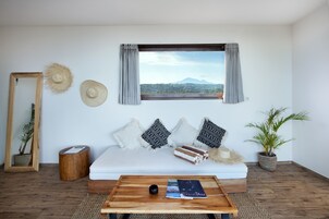 Premium Villa Ocean View | 起居区 | 43-英寸智能电视（配备数码频道）