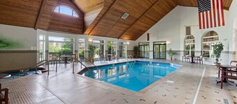 Spacious Lakeside Condo at Tagalong Golf Resort with Indoor Pool and Hot Tub