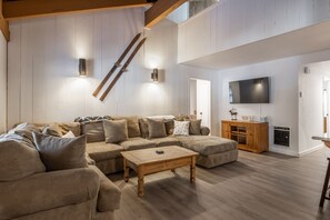 Televisión, chimenea, videojuegos y tenis de mesa 