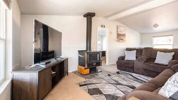 Smart TV, fireplace, DVD player