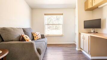 Smart TV, fireplace, DVD player