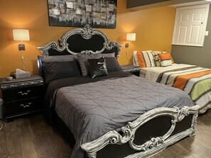 1 habitación, tabla de planchar con plancha, wifi gratis y ropa de cama