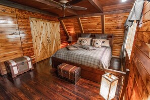 2 bedrooms, desk, free WiFi, bed sheets