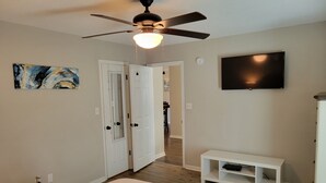 3 bedrooms, WiFi (free), bed sheets - The Whitehouse (Madison)