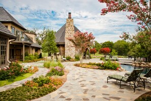 Terrace/patio - Luxury Oklahoma Ranch (Boswell)