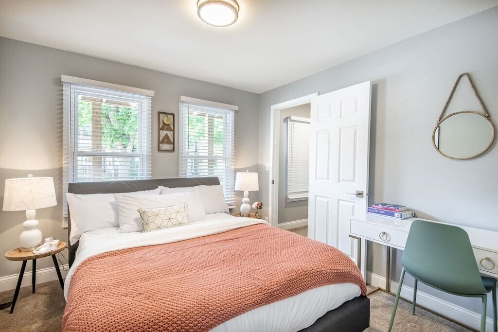 Huge 6BR, Luxurious Single Family Home, Best Location!