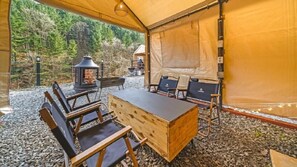 Basic Room, 1 Bedroom (101ho(dandoggeullaemping)) | Free WiFi - Gapyeong pab Seupapensyeon&geullaemping (Gapyeong)