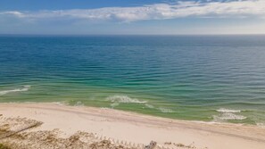 Chaise longue, serviettes de plage