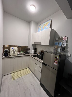 Private kitchen - JY Home@JQ Kota Kinabalu Sunrise Mt. Kinabalu & Sea View (Kota Kinabalu)