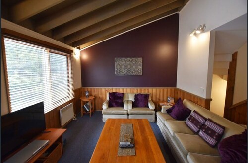 Ringer- High Country Apartment