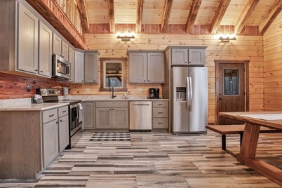 Welcome to Heaven in the beautiful Hocking Hills!