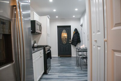 Cozy remodeled private Home/  5 mins from golf course!