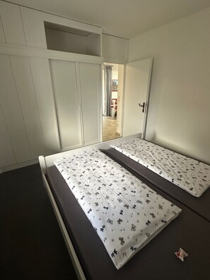 1 室のベッドルーム、ベッドシーツ