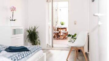 2 bedrooms, iron/ironing board, travel cot, free WiFi