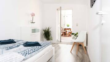 2 bedrooms, iron/ironing board, travel cot, free WiFi